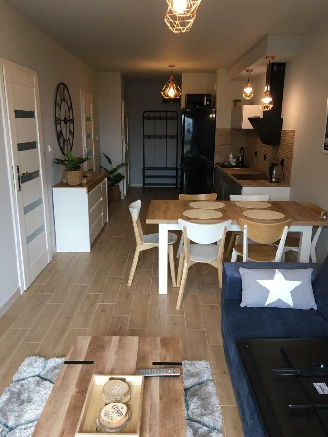 Apartament Nr 16 ชกลาร์สกา ปอเรมบา ภายนอก รูปภาพ